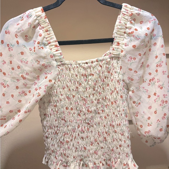 Beige floral false buttons mesh top - Picture 2 of 2